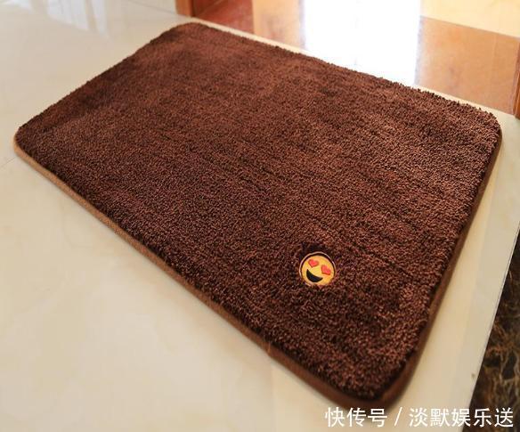 气泡膜|快递盒中的''气泡膜''别扔了,放在卫生间里,实用还省钱,聪明