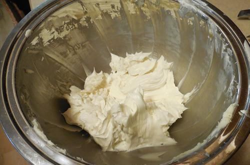 焦糖|父母眼中的蛋糕VS我们期待收到的蛋糕，吃货我只想正常过个生日