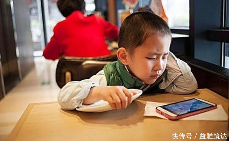 充游戏|8岁男孩花3万元充游戏,被父母质问,孩子反问几万块是多少钱