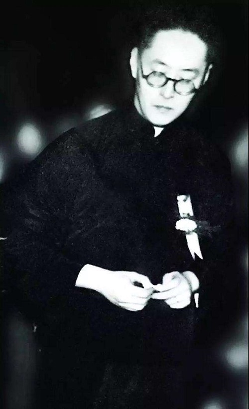 想见|张爱玲母亲:贵族之后沦为工厂女工,重病离世前想见女儿被拒绝