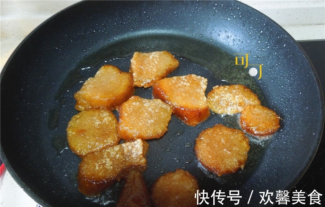 粽子|粽子别再蘸糖吃，换个法子炒一炒，金黄酥脆，包你家里粽子不够吃