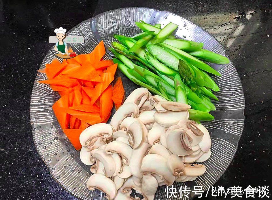 鲜美|秋天，这三样素菜一起炒，鲜美极了，不放肉也香，秋天吃它特养人