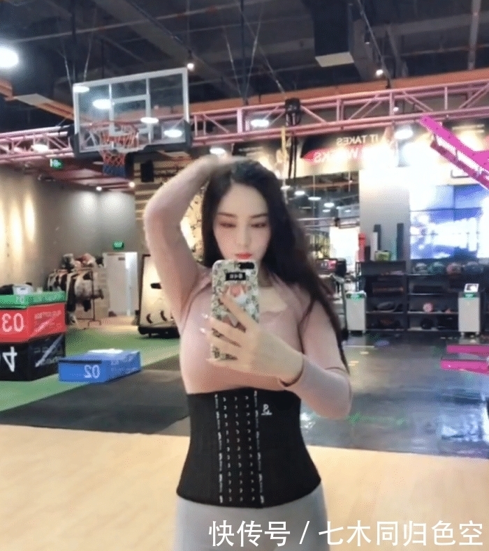 少妇|胖少妇美甲做那么长，这样也能健身？