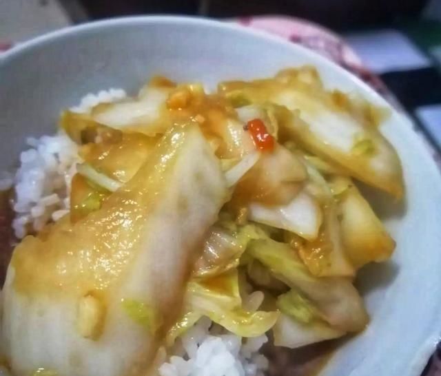 醋溜|醋溜白菜咋做才酸而不齁,原来下醋时机有讲究,做对了酸辣开胃