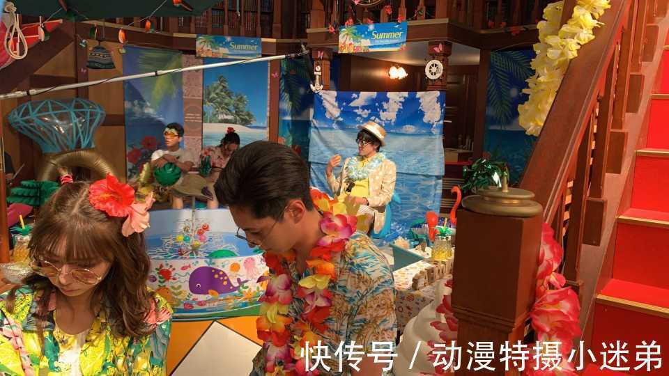 芽依|假面骑士圣刃特别篇,剑士们集体享受,飞羽真换上夏日限定套装!