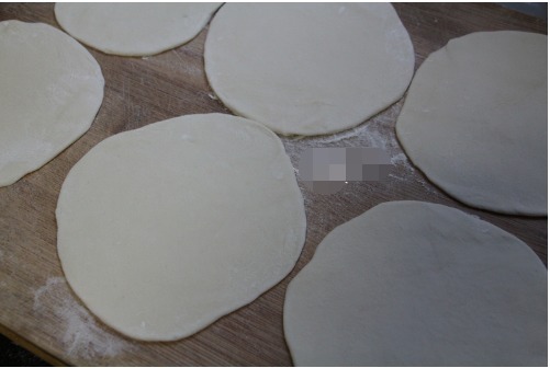 教您家常烙饼的做法,放凉都不会硬,软香可口特简单