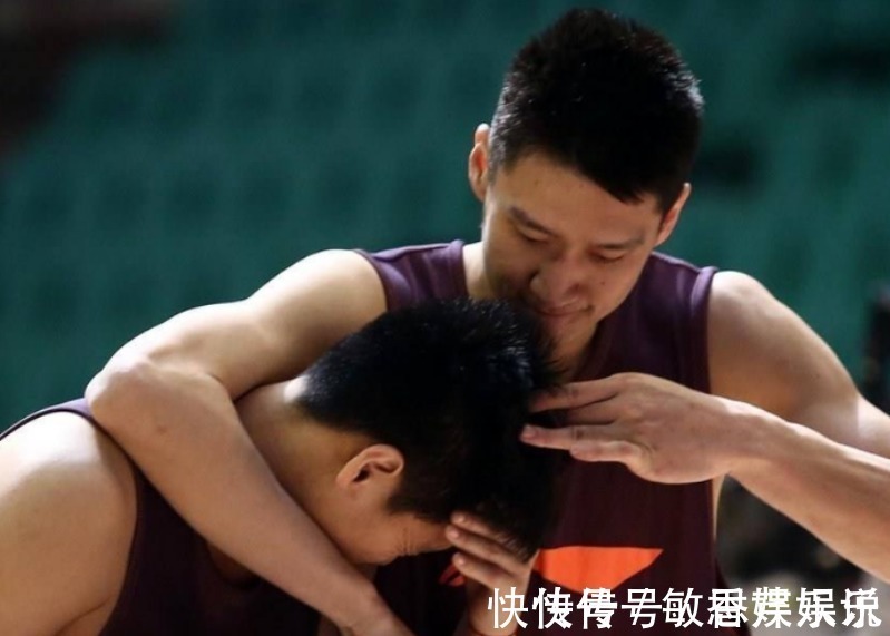 高薪|中国男篮头号“伪巨星”,拿700万高薪打出白菜水平,还不如老马