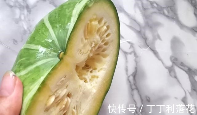 丝瓜籽|三伏天，吃它正当时，清热去火营养好，不炒不炖当饭吃，真简单！