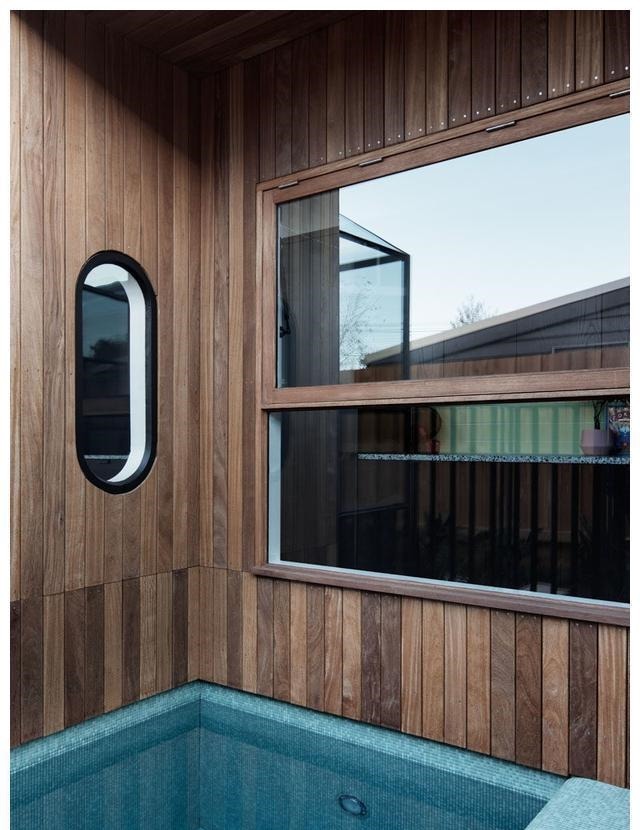 卧室|别墅外观设计就被迷住了,进去参观就怕迷路!空间运用的太聪明了