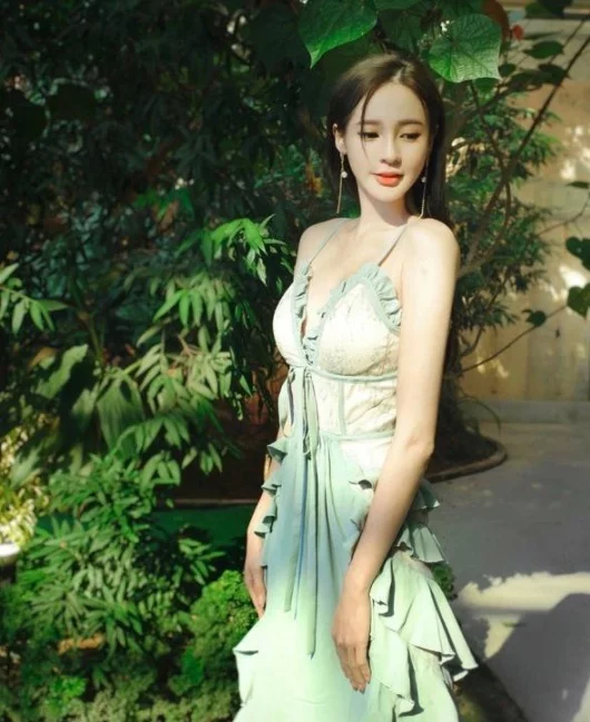 国外健身小姐姐身材不输国内女演员（黄诗棋健身照片）