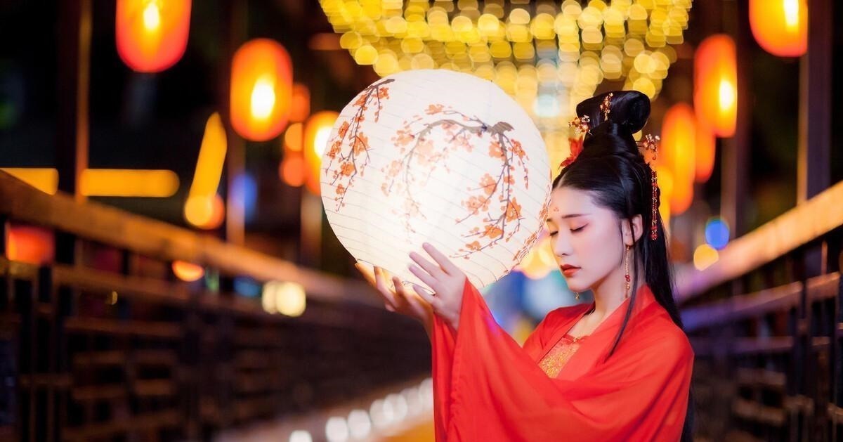 罗袖裛|李煜最肉麻的一首诗,写女子最美的部位,读完心里麻酥酥