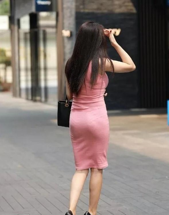 紧身裙 粉色包臀裙的穿搭,优雅漂亮,成熟而大方