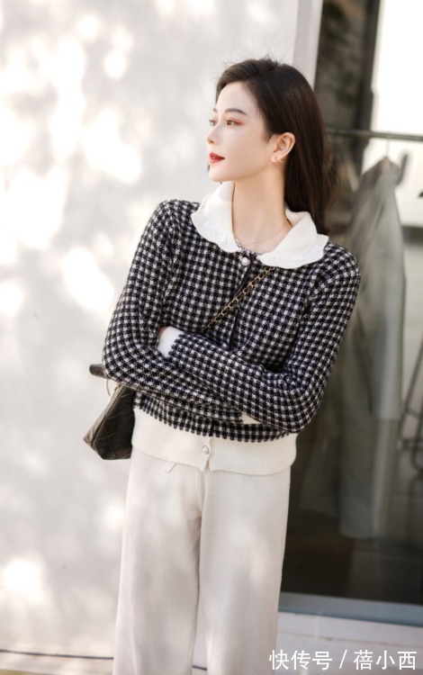 大长腿 40岁女人选裤子“穿白不穿黑”,借鉴这一组搭配要点,优雅又体面