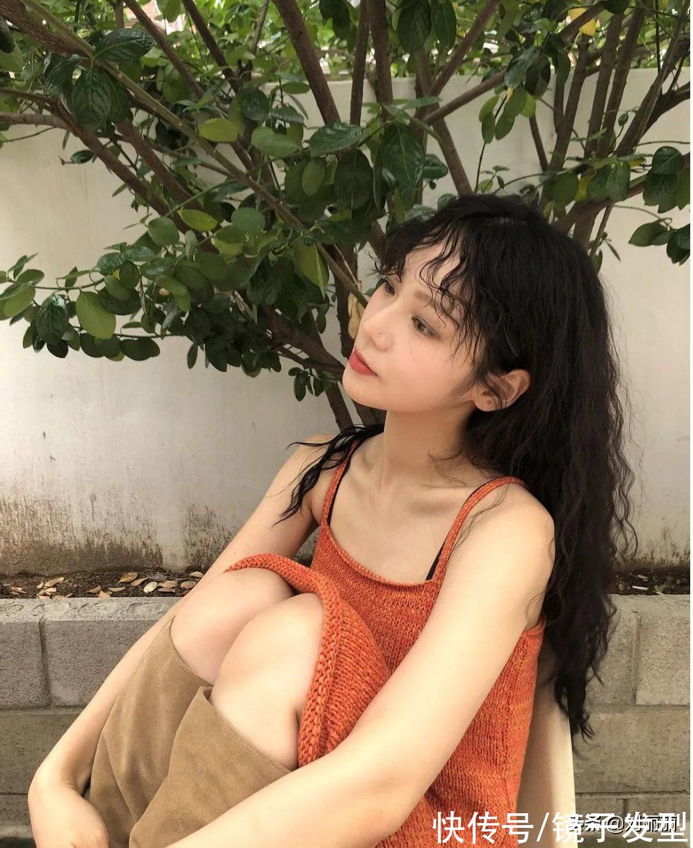 瘦脸 当下最流行的4种发型，大小卷烫发全都有，瘦脸修饰头型都很不错