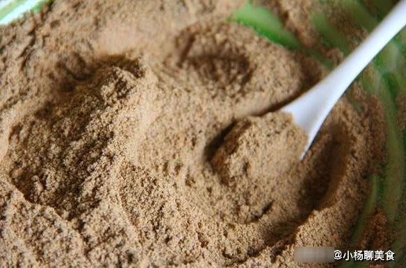 自制椒盐很简单，别再出去买了，方法和技巧告诉你，比外面的更香