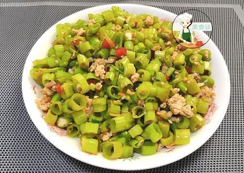 脆嫩|最通便的不是芹菜，而是它2块钱一斤，一周吃3次，润肠排黑宿便