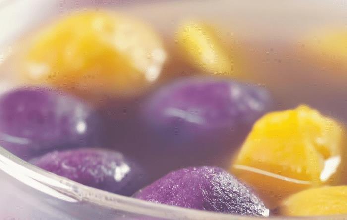 分享一款用红薯和紫薯做成的甜汤,软糯香甜又营养,孩子特爱吃