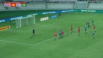 武磊|射门6-3!国足玩命的半场:3名归化立功,武磊怒吼!球迷笑了