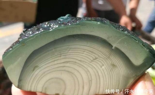 捡到的石头种类很多,如何学会自己鉴别