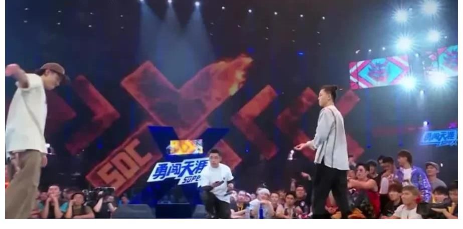 街舞終極battle一直是2V2，舞種重復(fù)性高，觀賞性沒有那么強(qiáng)