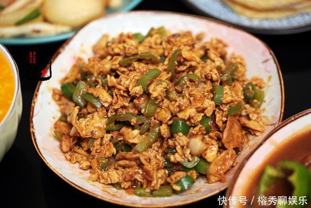 公爹来看孙女,晚餐我炒了1盘成本2元的菜,公爹:来3两小酒