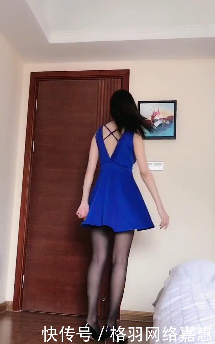  少妇|“黑丝袜”+连衣裙，少妇的搭配首选！