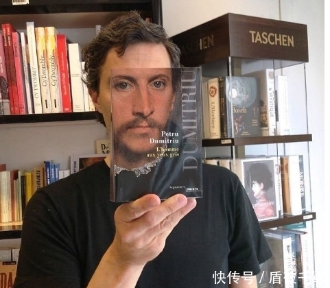 书店|图书封面错位拍照法,引发了书店的一阵潮流