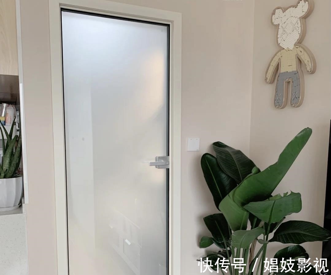 手机充电|90后男孩晒30㎡单身小宅,“宝藏式”装修而走红,圈粉无数