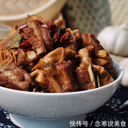 最开胃营养的排骨做法,喷香诱人,软嫩鲜香,一口接一口贼香了