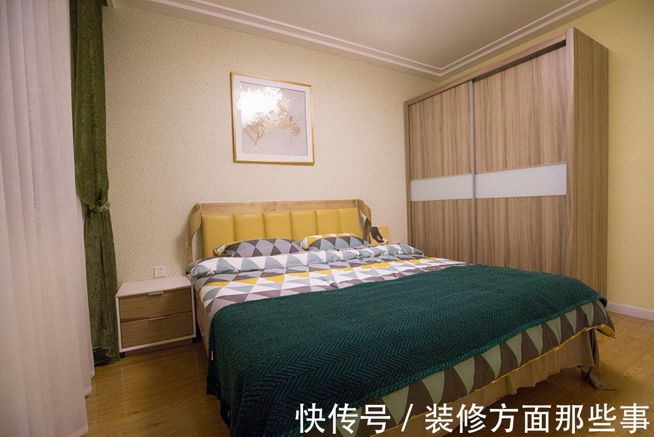 卧室|83平现代欧式二居室,清新的绿色与天然的木色相得益彰