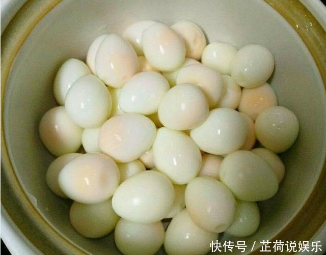 鹌鹑蛋|老人教我做的这道菜,大人小孩都愿意吃,你会做吗