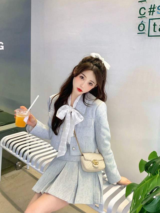 小个子|秋天一定要穿一次“小香风套装”,高级不说还显白,美进骨子里