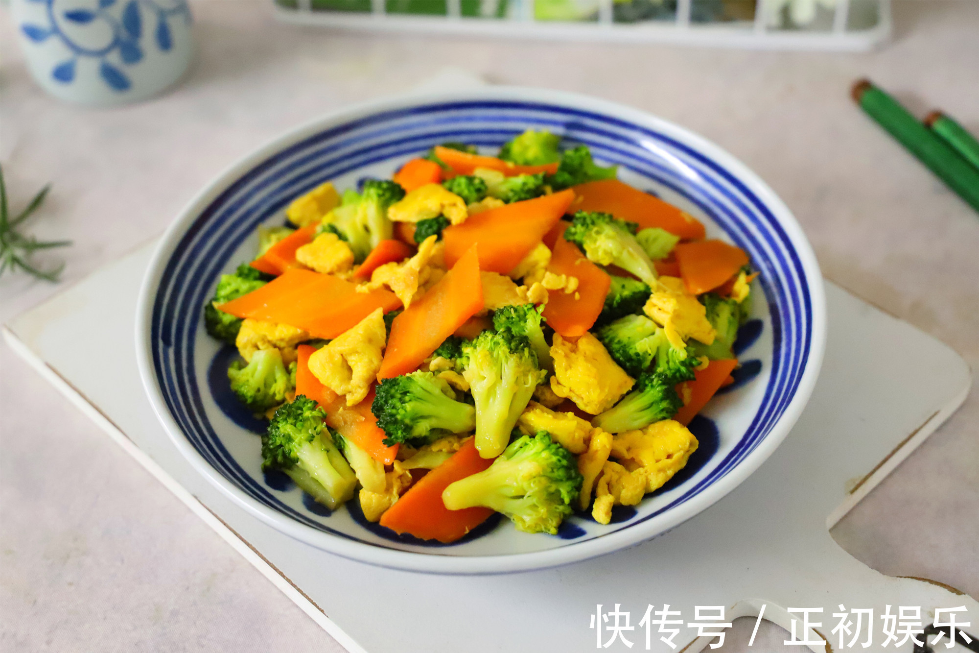 营养|西兰花如此做，营养又减脂，三种食材一起炒没肉也好吃，做法简单