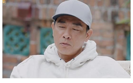 《大湾仔的夜》陈小春硬核回应采儿却秒怂，喊话只看兄弟直冒酸气