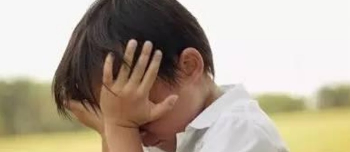 懂事|孩子这些行为是缺爱的表现,父母却骄傲地以为是高情商!值得深思