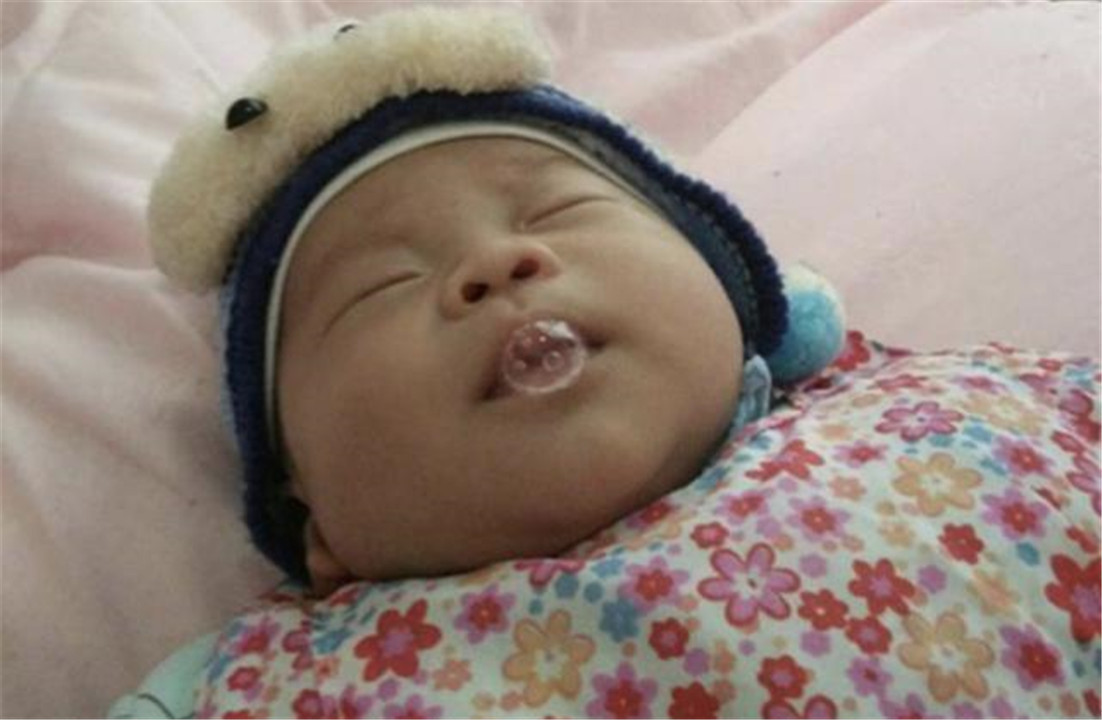 口水|宝宝“吐泡泡”很可爱背后4个原因父母了解一下,更好保护宝宝