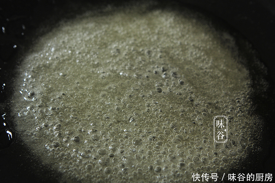 冬天，我家山药喜欢这样吃，外酥里嫩越嚼越香，孩子馋得流口水