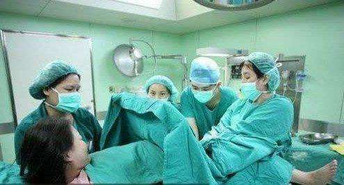 顺产|“我生不出来”,产妇哭着要剖腹产,丈夫狠心拒绝字字诛心