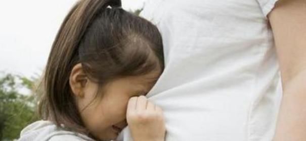 老师|女儿昂贵杯子在学校被摔,对方父母只肯赔偿50,老师处理方法很赞