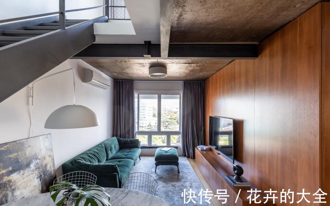 客厅|4口人挤61㎡小宅,无奈在客厅上方搭建楼板,一层变两层宽敞多了