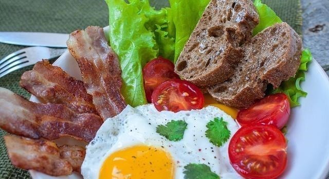 膳食纤维|减肥期间，晚上常吃这3物，第二天早上准时去厕所，体重悄悄降