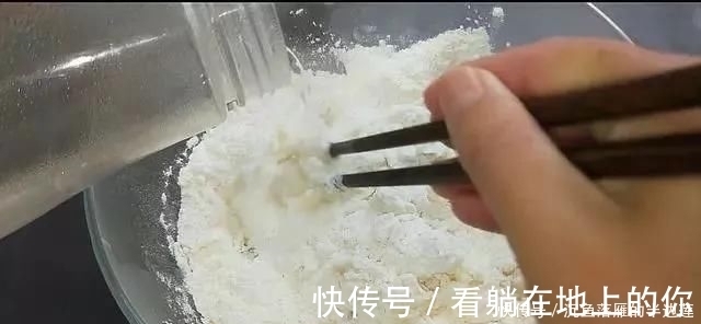 微信公众号|这个“饼”3天不吃就想的慌,金黄酥脆,又香又解馋,做法超简单