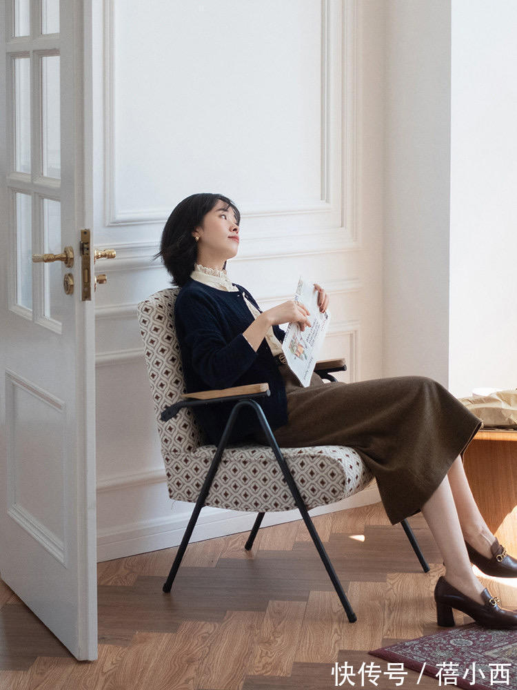 秋季 还是穿“半身裙”最优雅,这样搭配毛衣、针织衫,秋季的最in存在