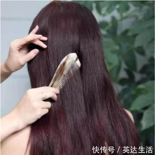 头发|女生晚上睡觉,到底是该扎着头发还是散着头发?