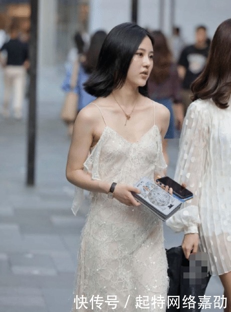 吊带|穿吊带睡裙出街,闺蜜肯定比过不你!
