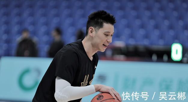 首钢|最差之战!林书豪15分钟4中0,遭孙铭徽打爆+违体,首钢被横扫
