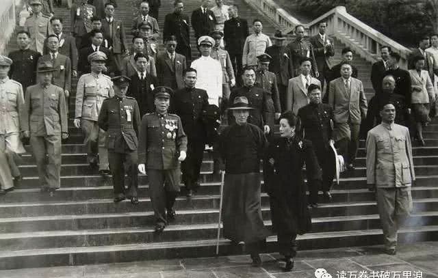 无奈|蒋介石下野前夕，曾主动求和，无奈信誉太差未获允准