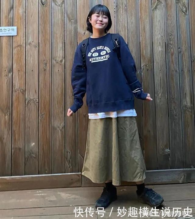 别再这样穿卫衣了!真的很low!
