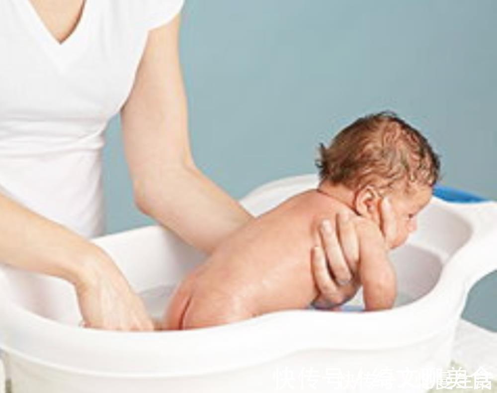 宝宝|娃每次换尿不湿前都要“洗屁屁”?小心过犹不及,做的父母快停手