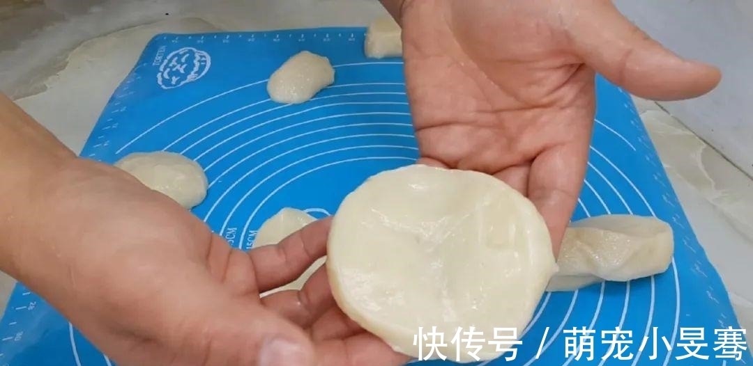 面团|糯米粉这样做才简单，加半碗红豆，软糯又香甜，比吃蛋糕还舒服